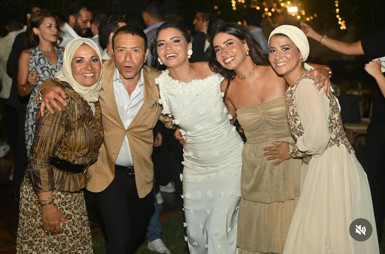 عندها فرط حركة.. هبة قطب تتحدث عن الضجة المثارة عن حفل زفاف إبنتها دينا
